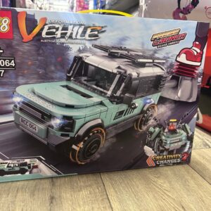 конструктор, имитирующий автомобиль Land Rover Defender, с функцией трансформации в робота 457 деталей