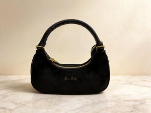 •  Женская сумка-хобо Zara из черной замши с золотой фурнитурой