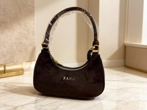Сумка багет ZARA коричневая замшевая на плечо