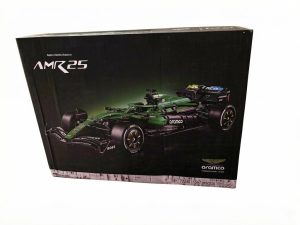 Конструктор LEGO Technic 42240 Гоночный автомобиль Aston Martin Aramco AMR25 F1 (1547 деталей)