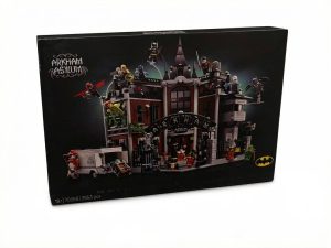 Конструктор LEGO DC Batman 76300 Лечебница Аркхем (Arkham Asylum), 2953 дет.