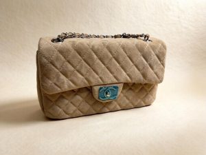Женская замшевая сумка Chanel Flap Bag Beige (Бежевая)