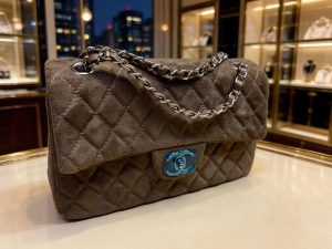 Сумка женская Chanel Classic Flap замшевая, цвет серо-коричневый (Тауп)