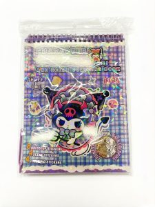Развивающий блокнот-аппликация Sanrio Kuromi: Набор многоразовых 3D-стикеров для одевания и раскраски (16 листов)