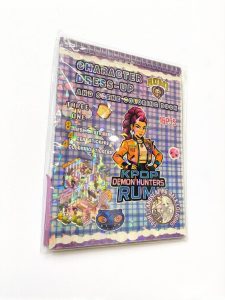 Книга-раскраска со стикерами «K-Pop Demon Hunters Rumi: Character Dress-Up» (16 страниц)