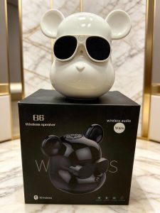 Портативная беспроводная Bluetooth-колонка B6 «Мишка в очках», белая